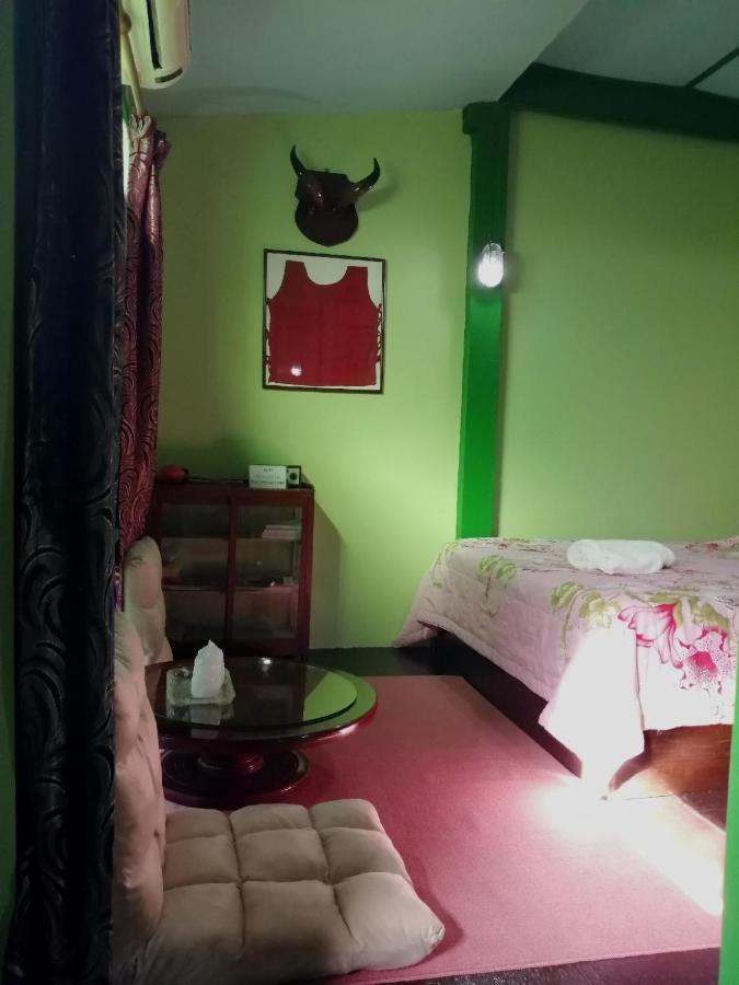 Bed and Breakfast Baan Tepa Boutique House à Bangkok Extérieur photo