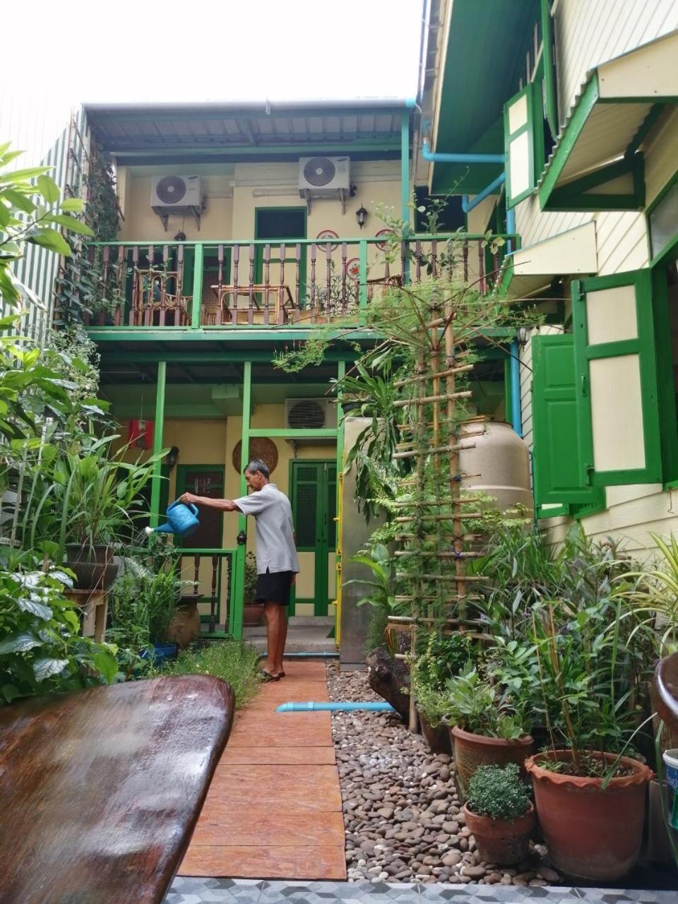 Bed and Breakfast Baan Tepa Boutique House à Bangkok Extérieur photo