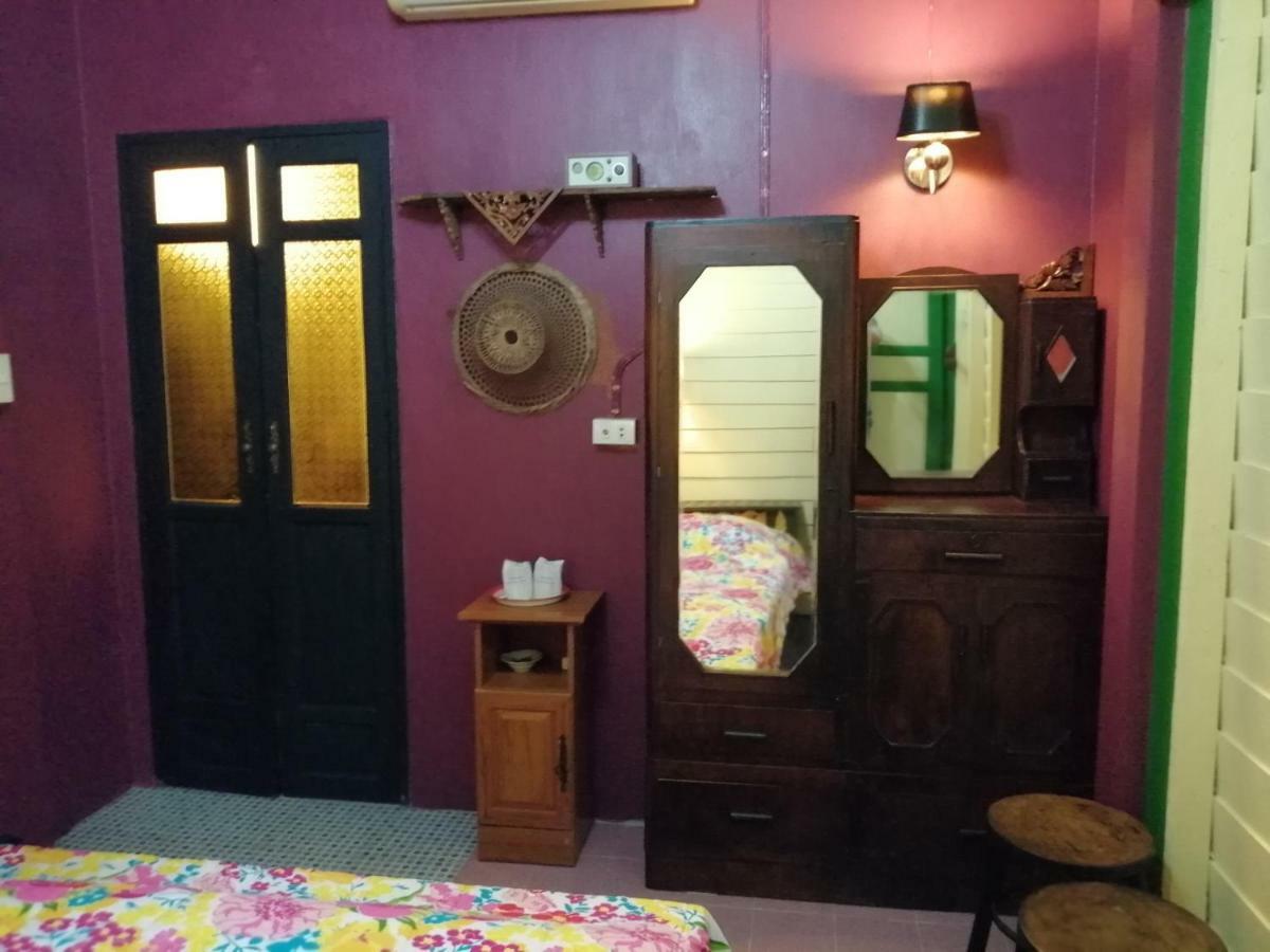 Bed and Breakfast Baan Tepa Boutique House à Bangkok Extérieur photo