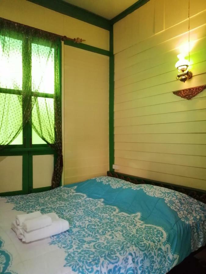 Bed and Breakfast Baan Tepa Boutique House à Bangkok Extérieur photo
